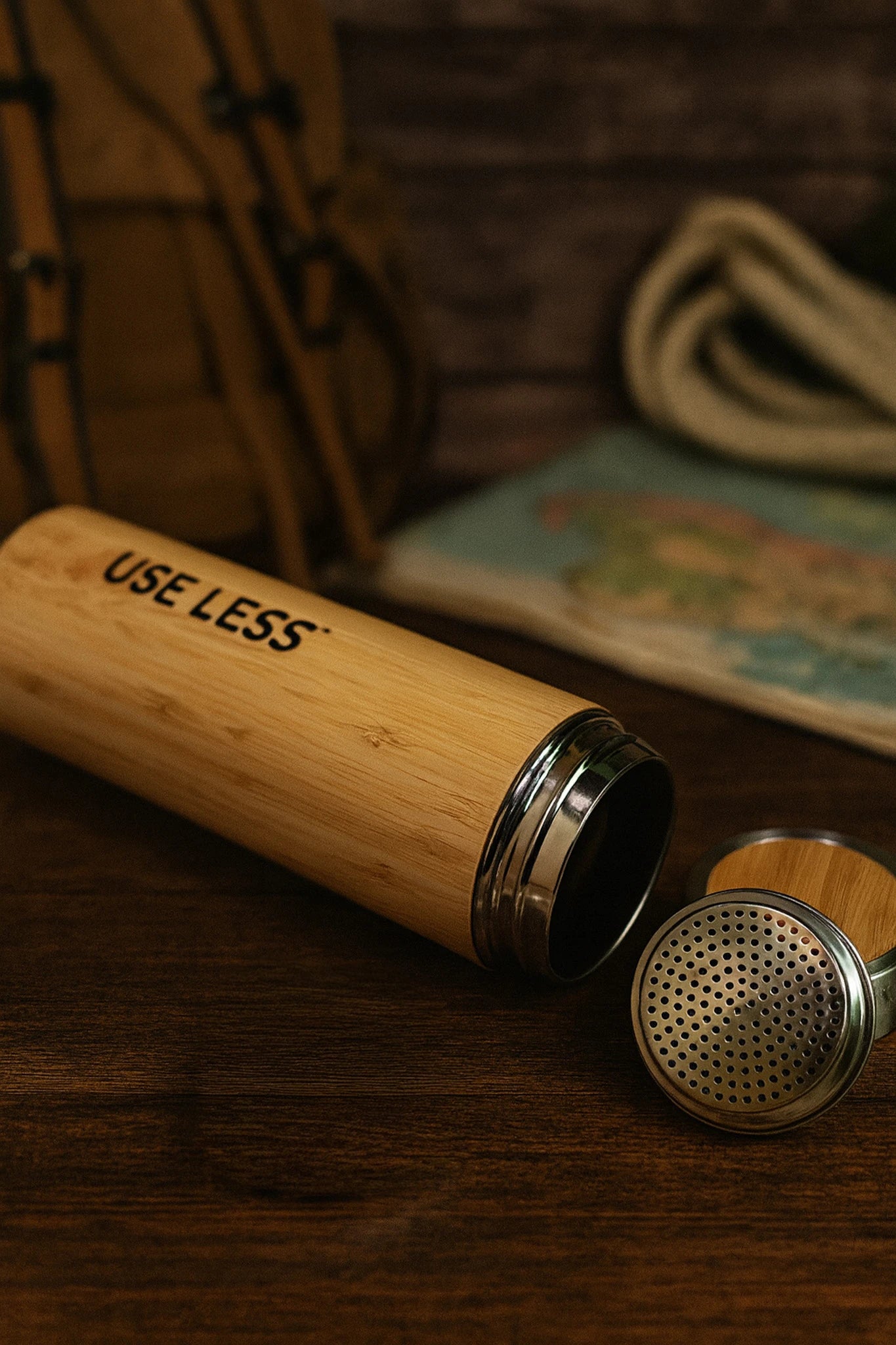 Eco-friendly thermal water bottle infuser, durable and reusable for keeping drinks hot or cold while promoting sustainable hydration.